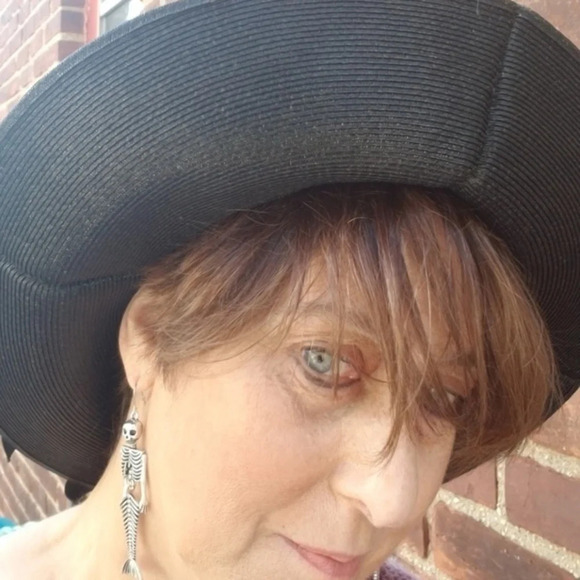 - Vintage Black woven floppy  hat - Picture 7 of 13